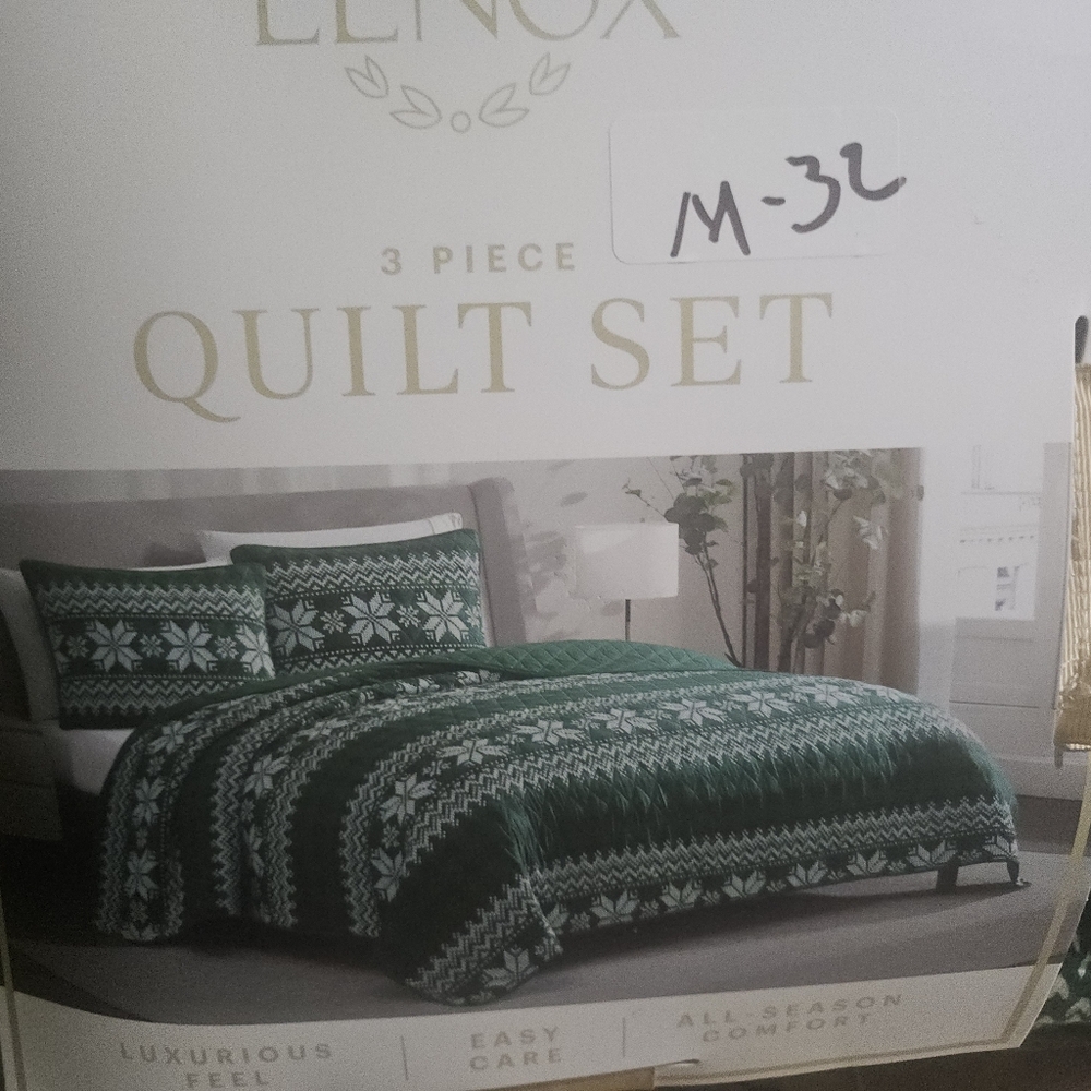 Lenox Emerald Quilt Set - Elegant Home Bedding